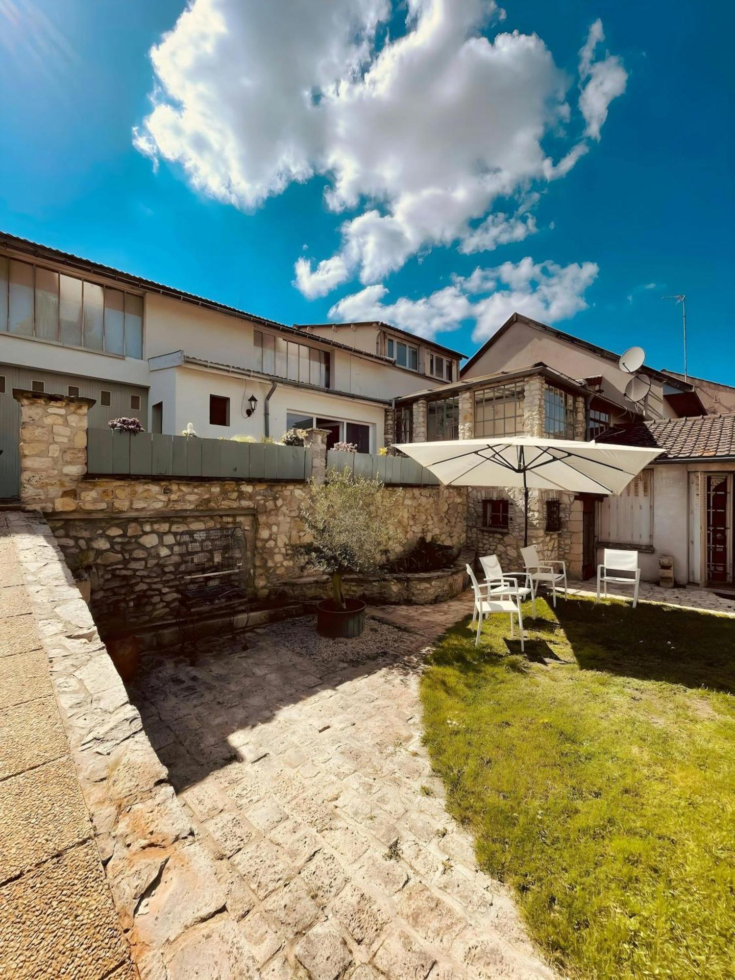 Magnifique Maison Dartiste La Maison Aerts Reims Bagian luar foto